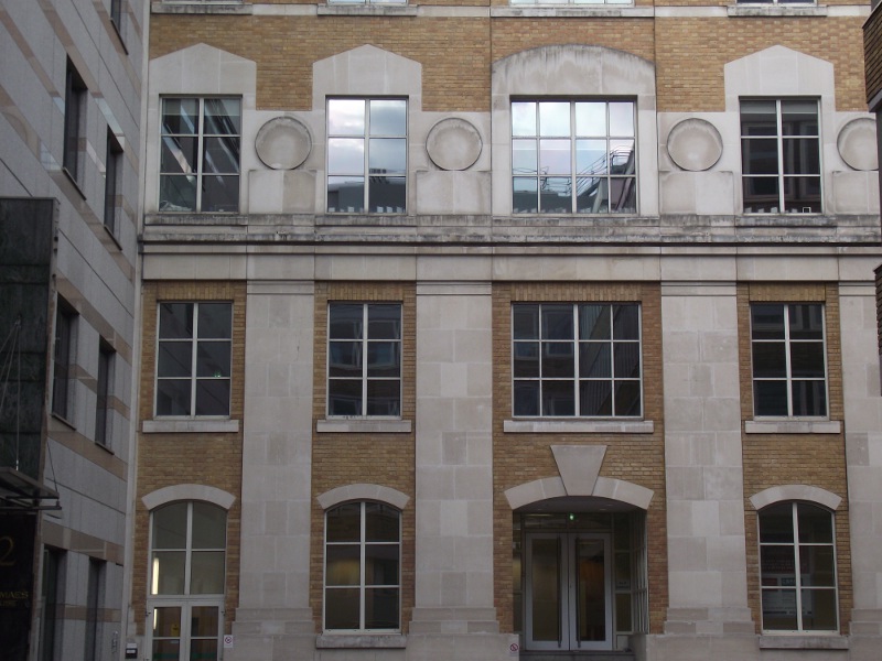 Closed picadilly offices on a sunday